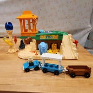 Vintage Fisher-Price Zoo With Accessories